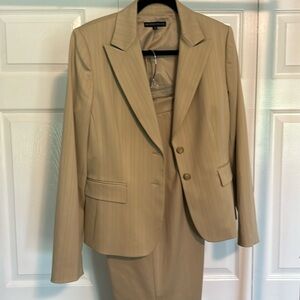 Luxe fabric women’s suit excellent condition